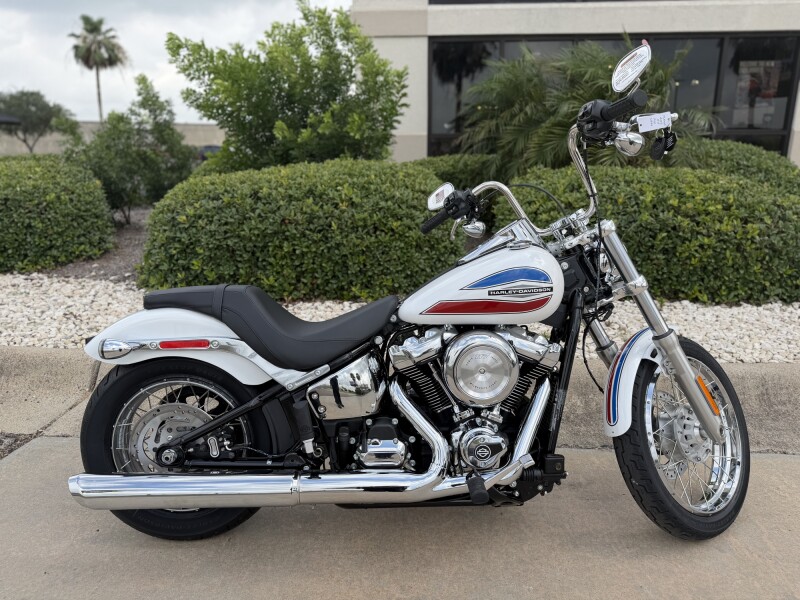2026 Harley-Davidson® Super Glide® White Onyx Pearl