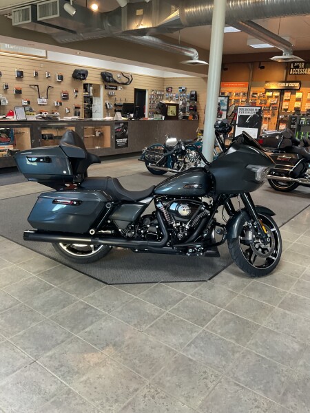 2025 Harley-Davidson® Road Glide® Iron Horse Metallic - Black Finish