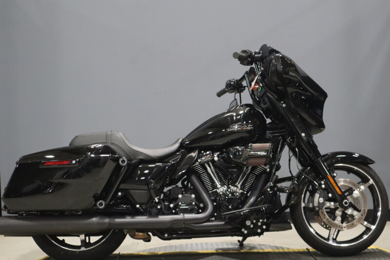 2024 Harley-Davidson® Street Glide® Vivid Black