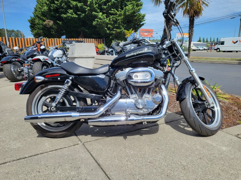 2015 Harley-Davidson® 883 Roadster Vivid Black