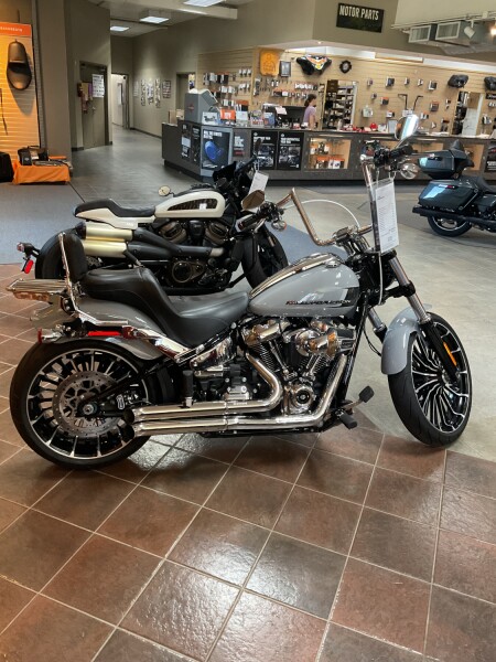 2024 Harley-Davidson® Breakout® 117 Billiard Gray