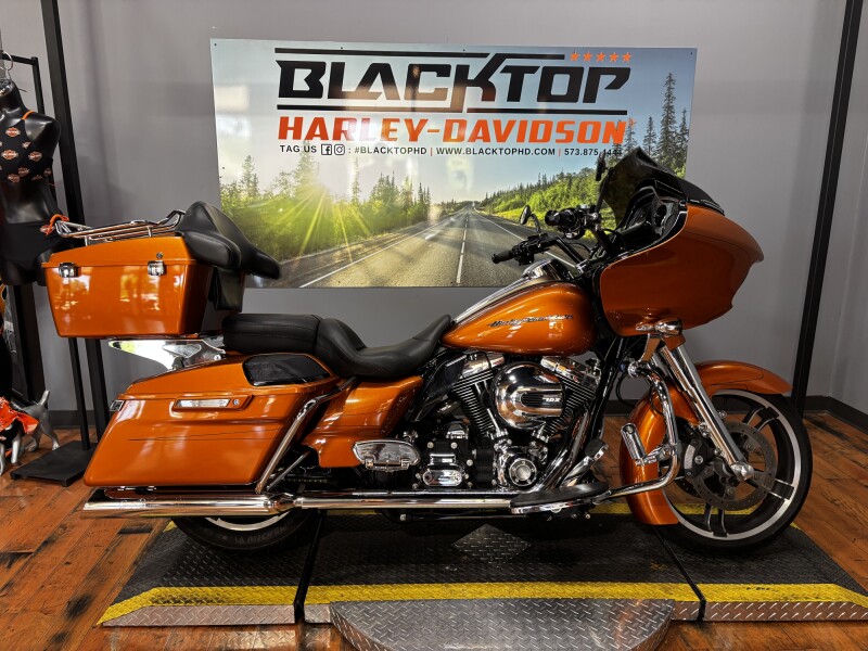 2015 Harley-Davidson® Road Glide® Special AMBER WHISKEY W/ PINSTRIPE