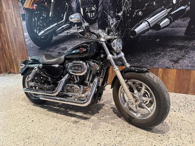 Harley-Davidson 2011 Harley-Davidson 1200CC XL1200C 1200 CUSTOM CRUISER 