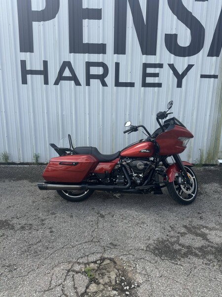 2024 Harley-Davidson® Road Glide® Whiskey Fire