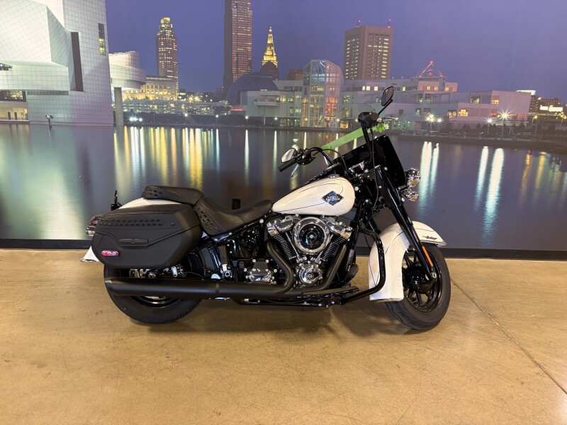 2025 Harley-Davidson® Heritage Classic FLHC