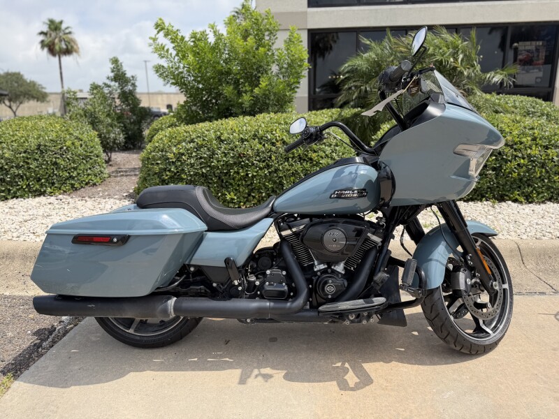 2024 Harley-Davidson® Road Glide® Sharkskin Blue - Black Finish