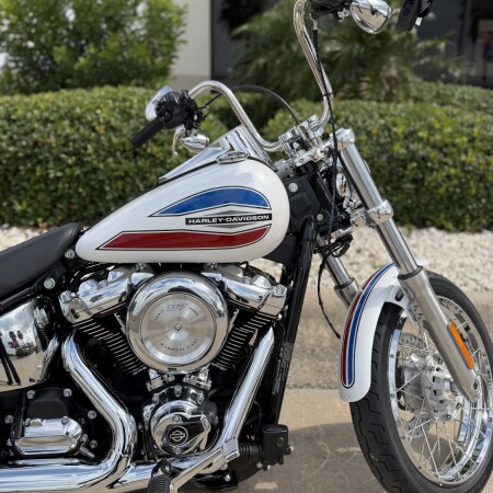 2026 Harley-Davidson® Super Glide® White Onyx Pearl thumb 2