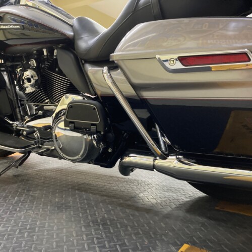 2016 Harley-Davidson® Road Glide® Ultra Two-Tone Billet Silver/Vivid Black FLTRU thumb 1
