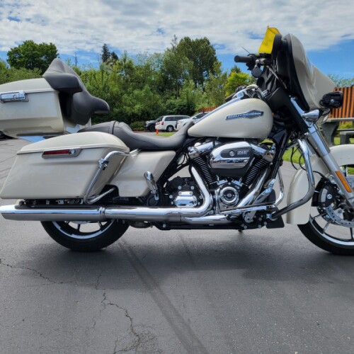 2022 Harley-Davidson® Street Glide® White Sand Pearl thumb 3