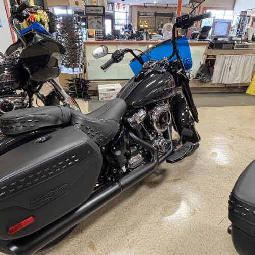 2026 Harley-Davidson® Heritage Classic Midnight Ember w/Laced Wheels thumb 2
