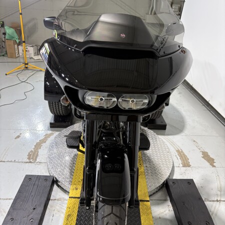 2024 Harley-Davidson® Road Glide® 3 Vivid Black - Black Finish thumb 1