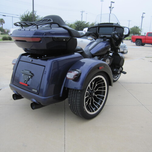 2026 Harley-Davidson® Street Glide 3 Limited Purple Abyss / Vivid Black Chrome Trim thumb 0