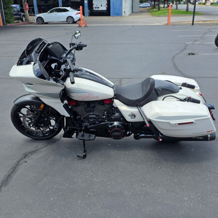 FLTRXSTSE 2024 CVO™ Road Glide® ST thumb 0