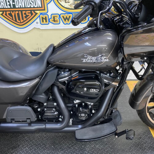 2023 Harley-Davidson® Road Glide® 3 Gray Haze - Black Finish FLTRT thumb 3