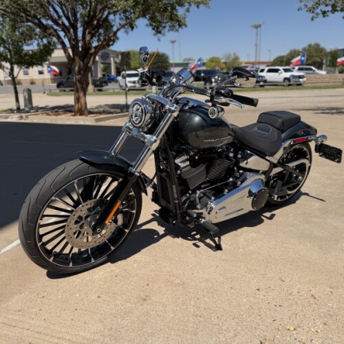 2026 Harley-Davidson® Breakout® Iron Horse Metallic Chrome Trim thumb 0