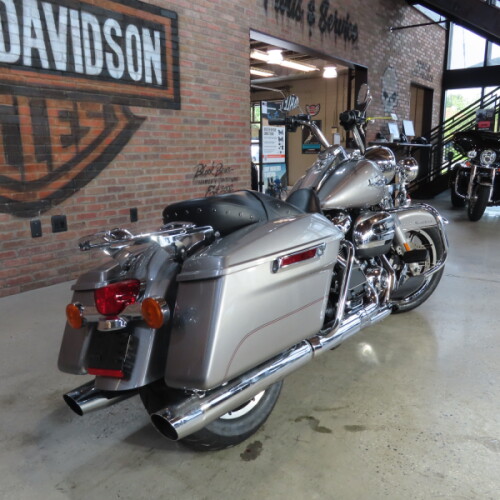 2017 Harley-Davidson® Road King® FLHR thumb 1
