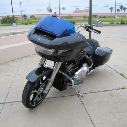 2026 Harley-Davidson® Road Glide® MIDNIGHT EMBER thumb 2
