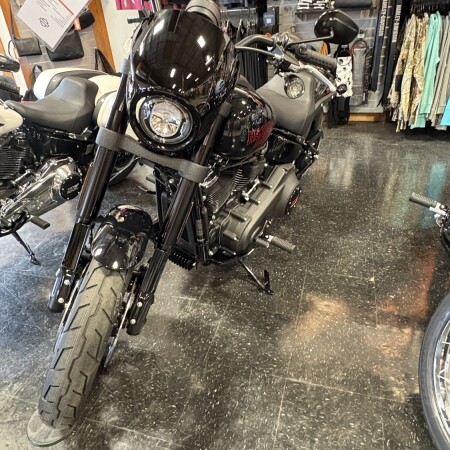 2026 Harley-Davidson® Low Rider® S Vivid Black Black Trim thumb 2
