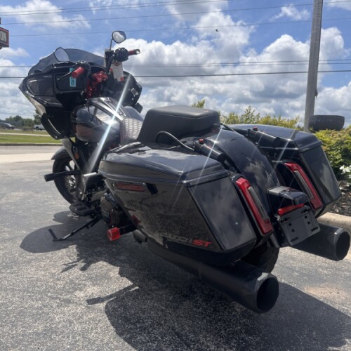 2024 Harley-Davidson CVO Road Glide ST thumb 2