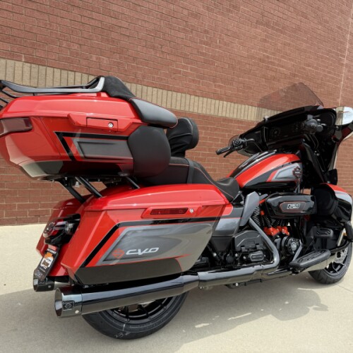2026 Harley-Davidson® CVO Street Glide Limited Citrus Heat CVO Tri-Tone thumb 1