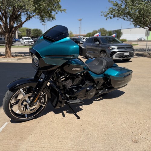 2026 Harley-Davidson® Street Glide® Teal Thunder / Vivid Black Black Trim thumb 0