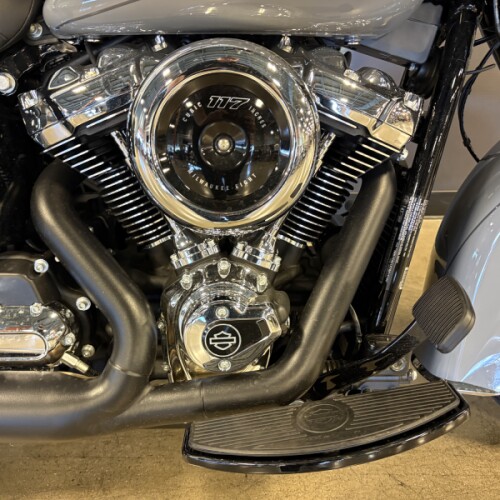 2026 Harley-Davidson® Heritage Classic FLHC thumb 3