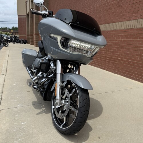 2026 Harley-Davidson® Road Glide® Dark Billiard Gray Chrome Trim thumb 2