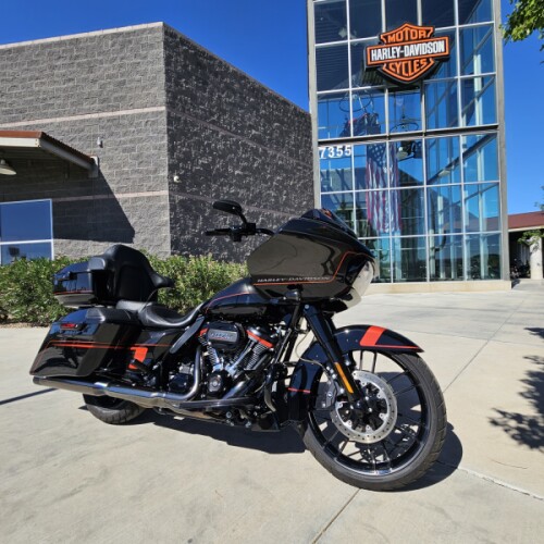 FLTRXSE 2018 CVO™ Road Glide® thumb 2