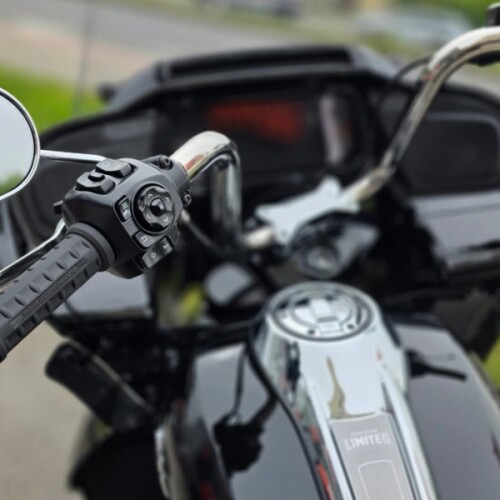 2026 Harley-Davidson® Road Glide Limited Vivid Black Chrome Trim thumb 0