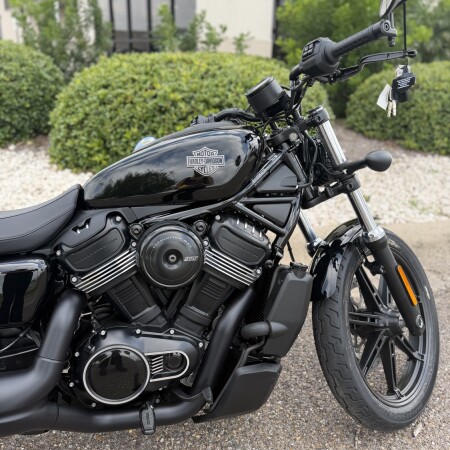 2026 Harley-Davidson® Nightster® Vivid Black Black Trim thumb 3