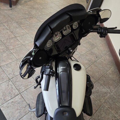 2023 Harley-Davidson® Street Glide® ST White Sand Pearl thumb 1
