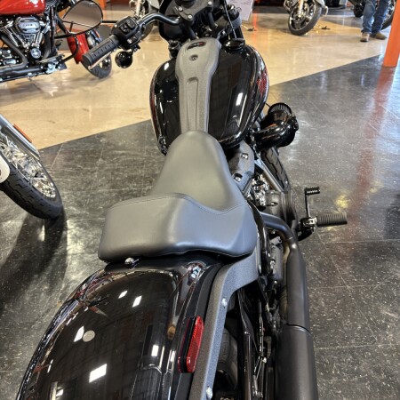 2026 Harley-Davidson® Low Rider® S Vivid Black Black Trim thumb 1