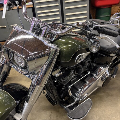 2026 Harley-Davidson® Fat Boy® Olive Steel Metallic / Vivid Black Chrome Trim thumb 2
