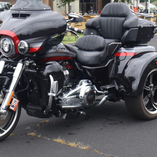 2020 Harley-Davidson® CVO™ Tri Glide® Black Stardust w/ Magnetic Gray & Wicked Red thumb 0