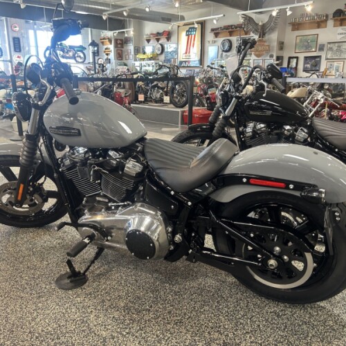 2026 Harley-Davidson® FXBB Street Bob™ Solo thumb 0