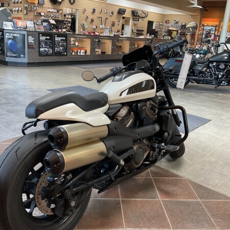 2023 Harley-Davidson® Sportster® S White Sand Pearl thumb 3