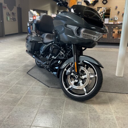 2025 Harley-Davidson® Road Glide® Iron Horse Metallic - Black Finish thumb 2