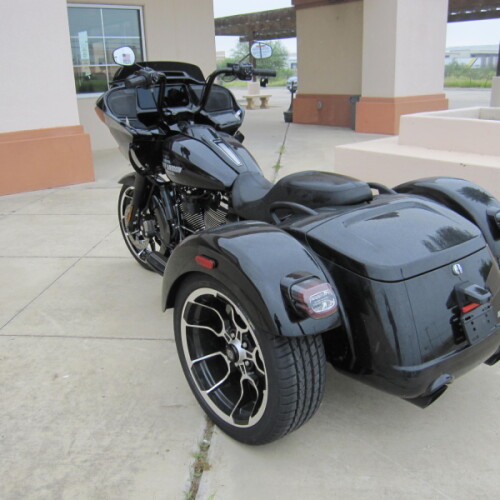 2026 Harley-Davidson® Road Glide 3 Vivid Black thumb 0