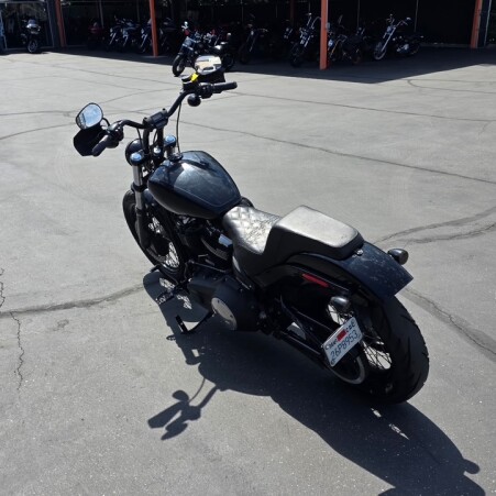 FXBB 2018 Street Bob® thumb 1