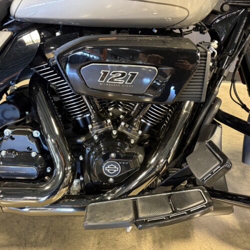 FLHXSE 2023 CVO™ Street Glide® thumb 3