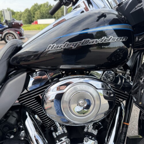 2013 Harley-Davidson® Road Glide® Ultra Midnight Pearl thumb 0