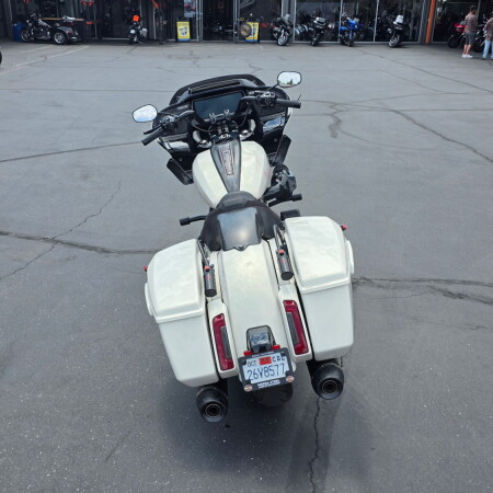 FLTRXSTSE 2024 CVO™ Road Glide® ST thumb 2