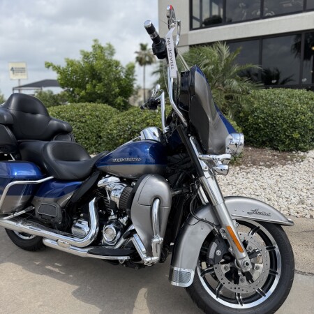 2017 Harley-Davidson® Ultra Limited SUP BLU/BLT SLV W/PINSTRIPE thumb 3