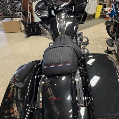 2026 Harley-Davidson® Road Glide® Midnight Ember Chrome Trim thumb 1
