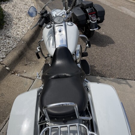 2020 Harley-Davidson® Road King® STNWSHD WHT PRL thumb 1