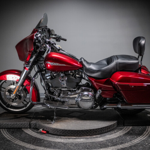 2017 Street Glide® Special (FLHXS) thumb 1
