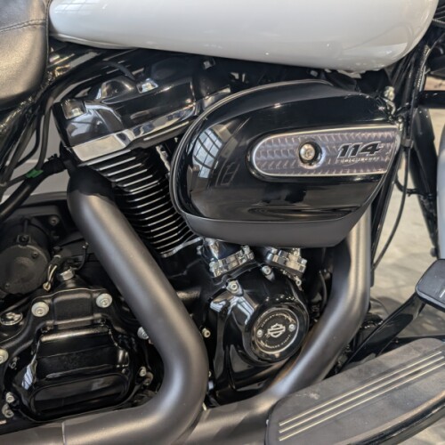 2020 Harley-Davidson® Street Glide® Special Stone Washed White Pearl thumb 1