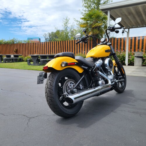 2025 Harley-Davidson® Street Bob® Centerline w/Cast Wheels thumb 1