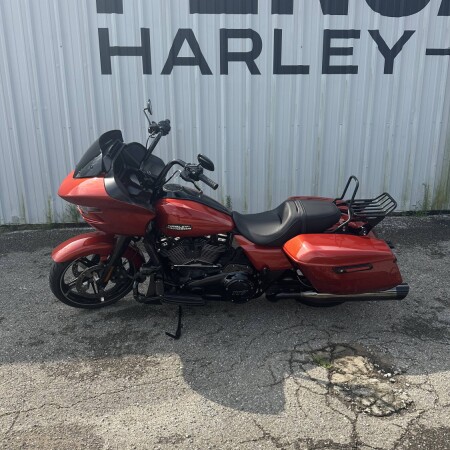 2024 Harley-Davidson® Road Glide® Whiskey Fire thumb 2