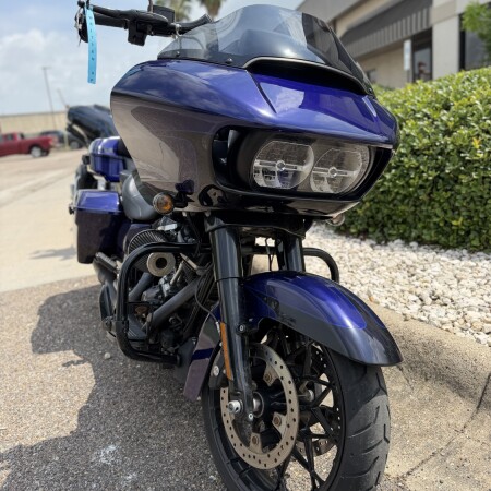 2020 Harley-Davidson® Road Glide® Special ZPHR BLU/BLKGLO W/PINSTRIPE thumb 2